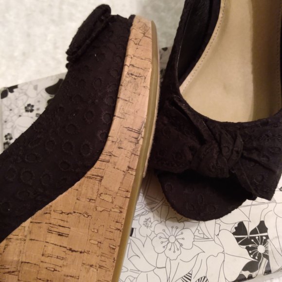 Chinese Laundry Imagined Eye Wedge with Free Gift! - Picture 6 of 9